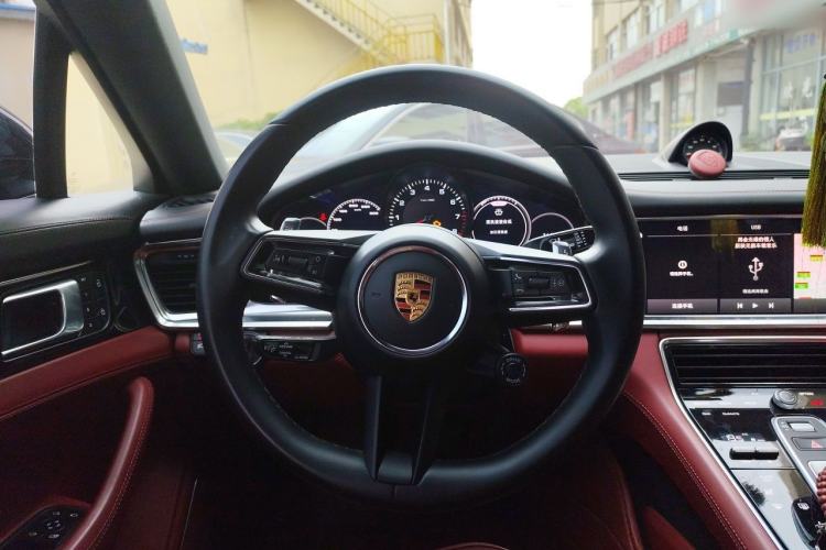 Used Porsche Panamera 2022 Panamera Executive Long Wheelbase Platinum Edition 2.9T Steering Wheel