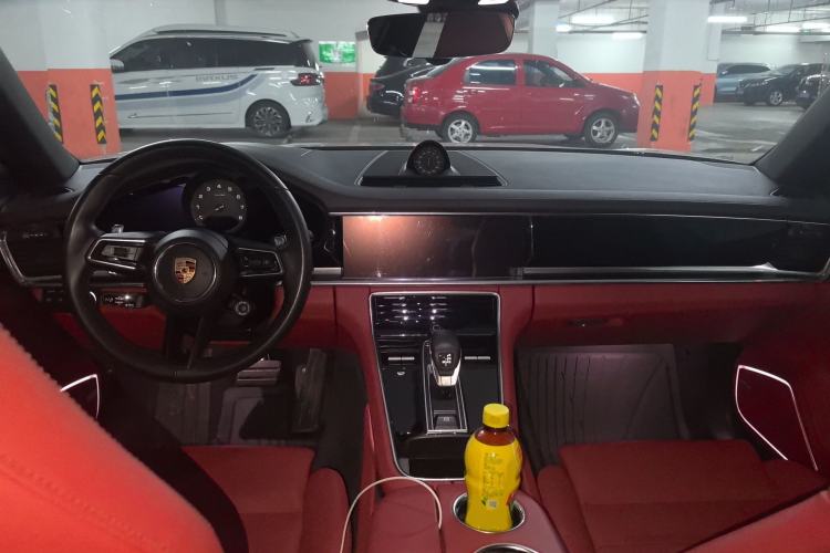 Used Porsche Panamera 2022 Panamera 4 Executive Extended Platinum Edition 2.9T Center Console