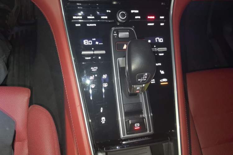 Used Porsche Panamera 2022 Panamera 4 Executive Extended Platinum Edition 2.9T Gear Lever