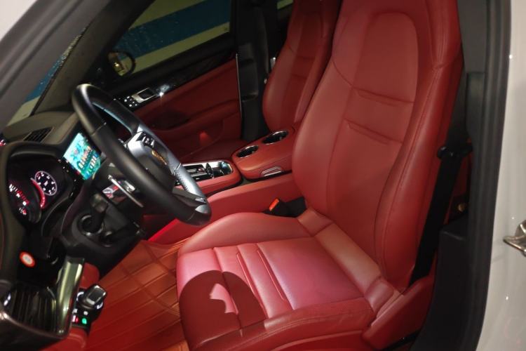 Used Porsche Panamera 2022 Panamera Executive Long Wheelbase 2.9T Left Front Seat