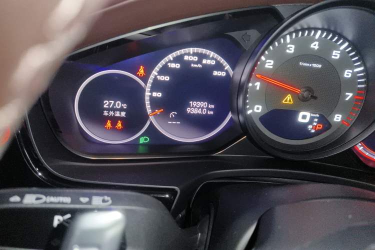 Used Porsche Panamera 2022 Panamera 2.9T Odometer Close Up