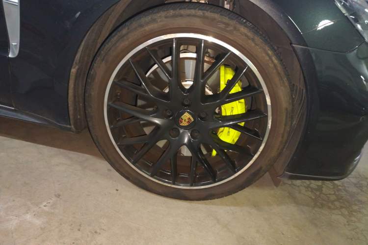 Used Porsche Panamera 2022 Panamera 4 E-Hybrid Executive Long Wheelbase Platinum Edition 2.9T Right Front Wheel Hub