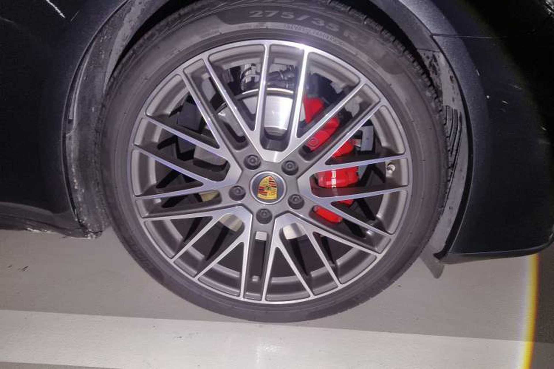 Used Porsche Panamera 2022 Panamera 2.9T Right Front Wheel Hub