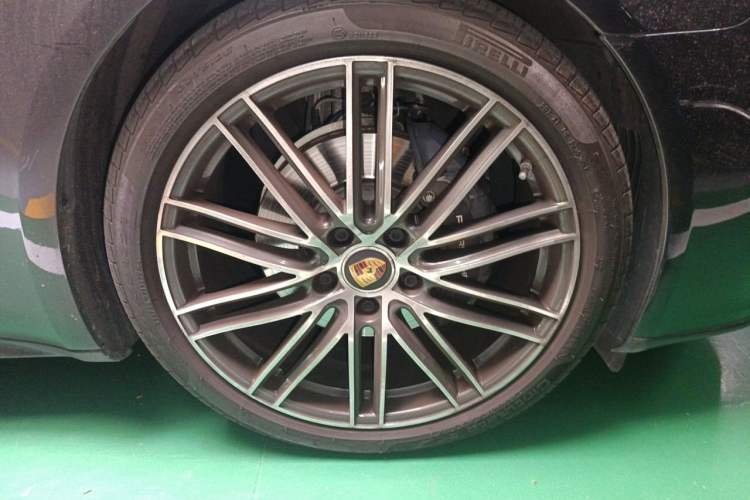 Used Porsche Panamera 2022 Panamera 2.9T Right Front Wheel Hub