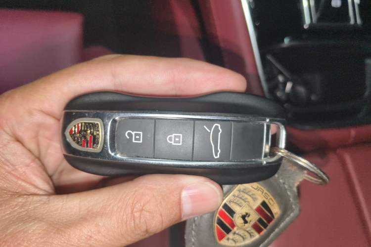 Used Porsche Panamera 2022 Panamera Executive Long Wheelbase Platinum Edition 2.9T Vehicle Key