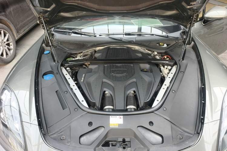 Used Porsche Panamera 2022 Panamera 4 E-Hybrid Executive Long Wheelbase Platinum Edition 2.9T Engine Bay