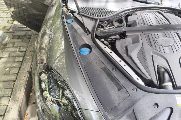 Used Porsche Panamera 2022 Panamera 2.9T Engine Bay Right