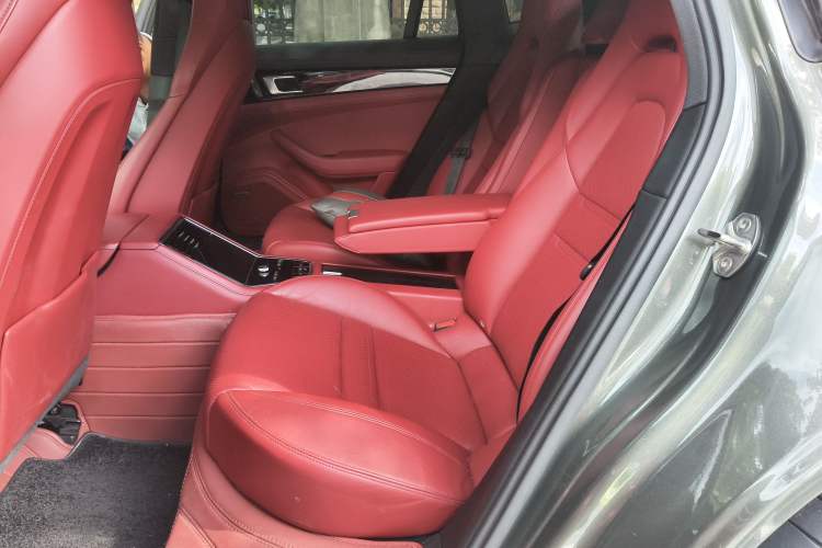 Used Porsche Panamera 2022 Panamera 2.9T Left Rear Seat