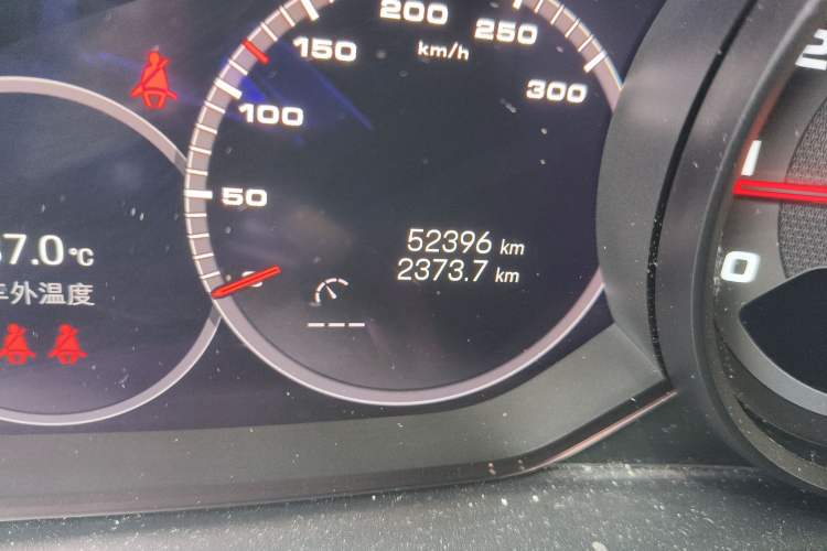 Used Porsche Panamera 2022 Panamera 2.9T Odometer Close Up