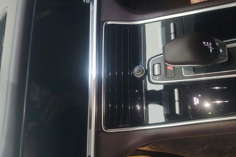 Used Porsche Panamera 2022 Panamera 4 E-Hybrid 2.9T Audio And AC Panel