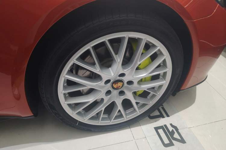 Used Porsche Panamera 2022 Panamera 4 E-Hybrid 2.9T Right Rear Wheel Hub