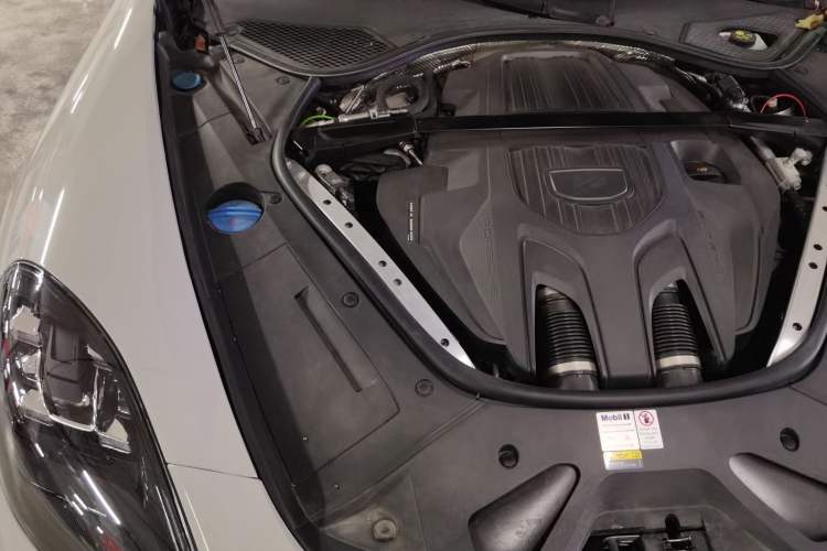Used Porsche Panamera 2022 Panamera 2.9T Engine Bay Right