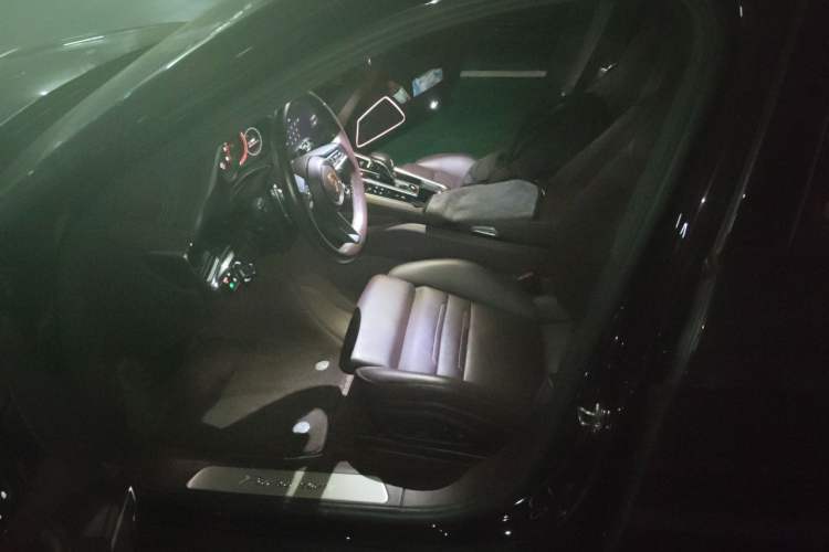 Used Porsche Panamera 2022 Panamera 2.9T Left Front Seat