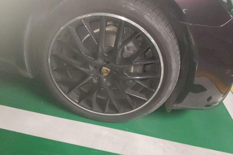Used Porsche Panamera 2022 Panamera 2.9T Right Front Wheel Hub