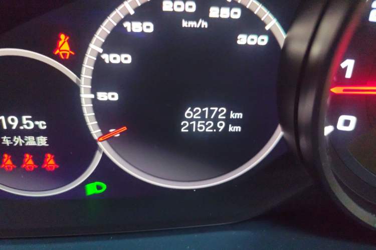 Used Porsche Panamera 2022 Panamera 2.9T Odometer Close Up