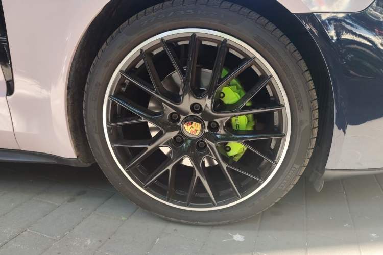 Used Porsche Panamera 2022 Panamera 2.9T Right Front Wheel Hub