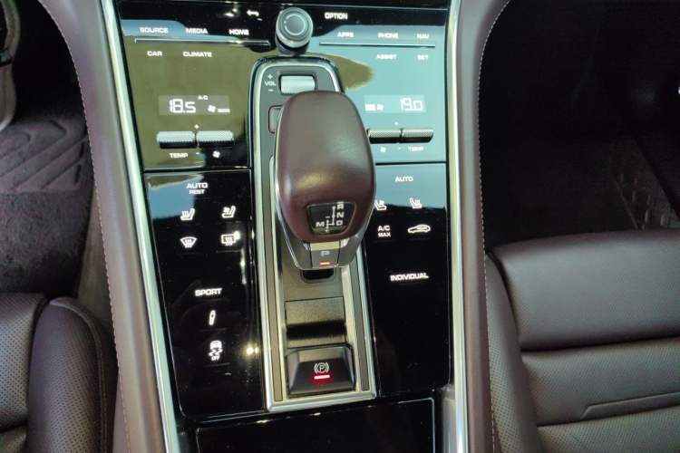 Used Porsche Panamera 2022 Panamera 4 Executive Long Wheelbase 2.9T Gear Lever