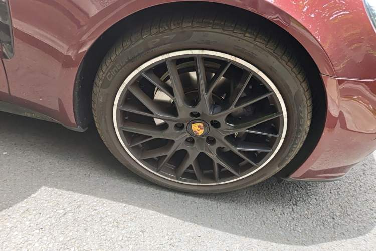 Used Porsche Panamera 2022 Panamera 2.9T Right Front Wheel Hub