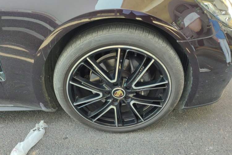 Used Porsche Panamera 2022 Panamera 4 Executive Long Wheelbase 2.9T Right Front Wheel Hub