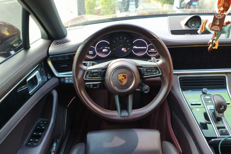 Used Porsche Panamera 2022 Panamera Executive Long Wheelbase 2.9T Steering Wheel