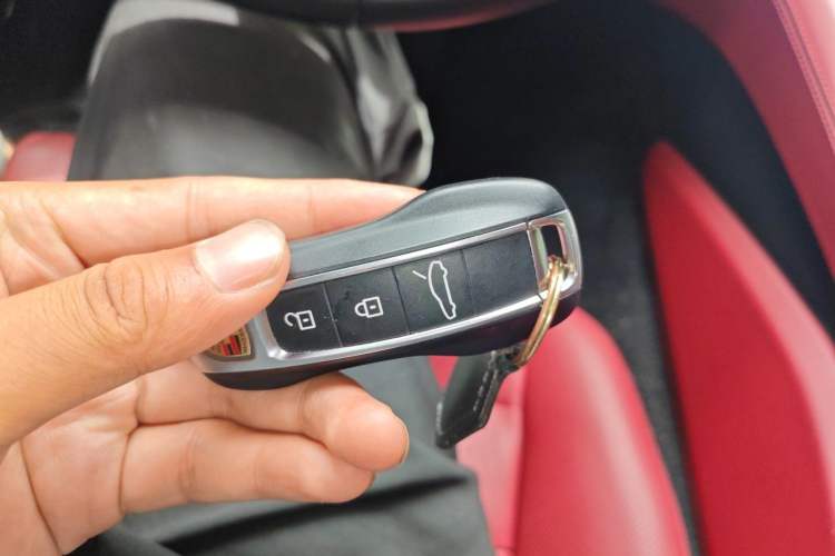 Used Porsche Panamera 2022 Panamera Executive Long Wheelbase 2.9T Vehicle Key
