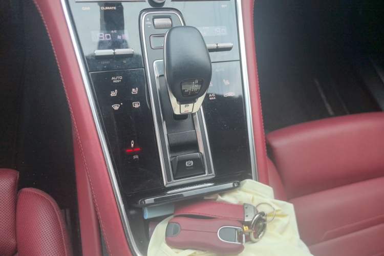 Used Porsche Panamera  Gear Lever
