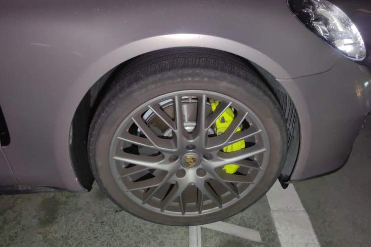 Used Porsche Panamera 2022 Panamera 4 E-Hybrid Platinum Edition 2.9T Right Front Wheel Hub