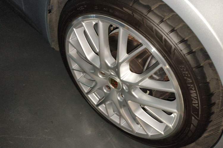 Used Porsche Panamera 2022 Panamera 2.9T Right Front Wheel Hub