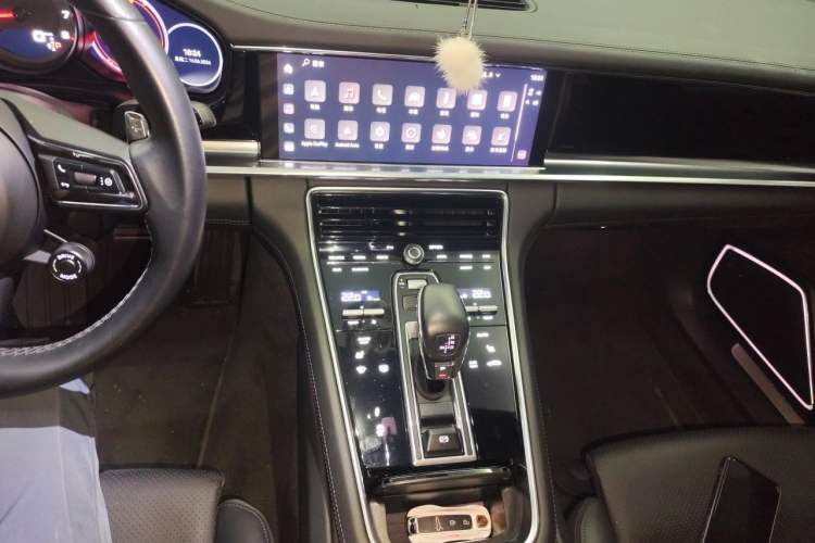 Used Porsche Panamera 2022 Panamera 4 Executive Long Wheelbase 2.9T Audio And AC Panel