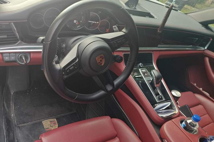 Used Porsche Panamera 2022 Panamera 4 E-Hybrid Platinum Edition 2.9T Center Console