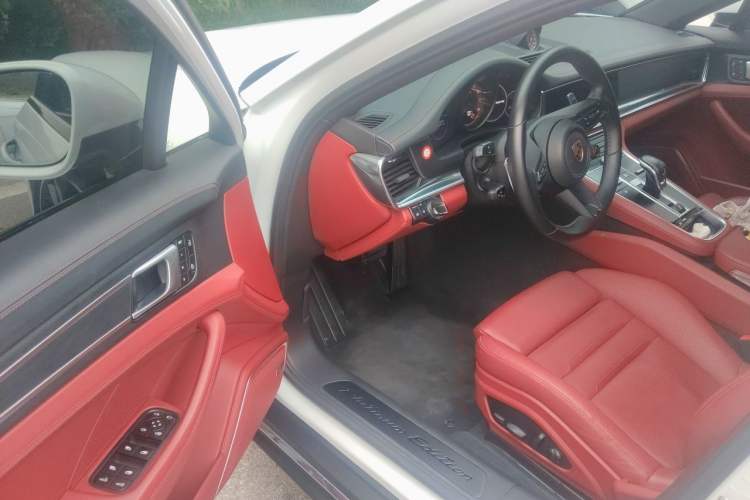 Used Porsche Panamera 2022 Panamera Executive Long Wheelbase Platinum Edition 2.9T Driver Seat