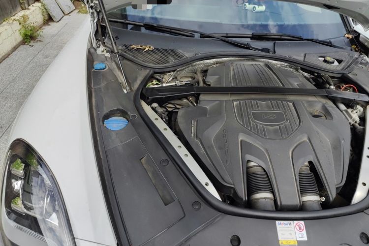 Used Porsche Panamera 2022 Panamera Executive Long Wheelbase Platinum Edition 2.9T Engine Bay Right