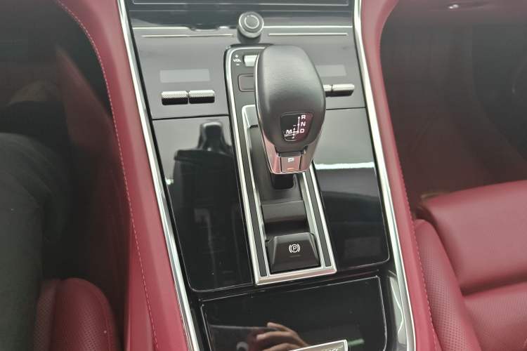 Used Porsche Panamera 2022 Panamera Executive Long Wheelbase 2.9T Gear Lever