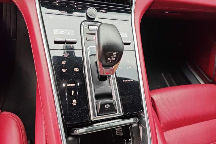 Used Porsche Panamera 2022 Panamera Executive Long Wheelbase 2.9T Gear Lever