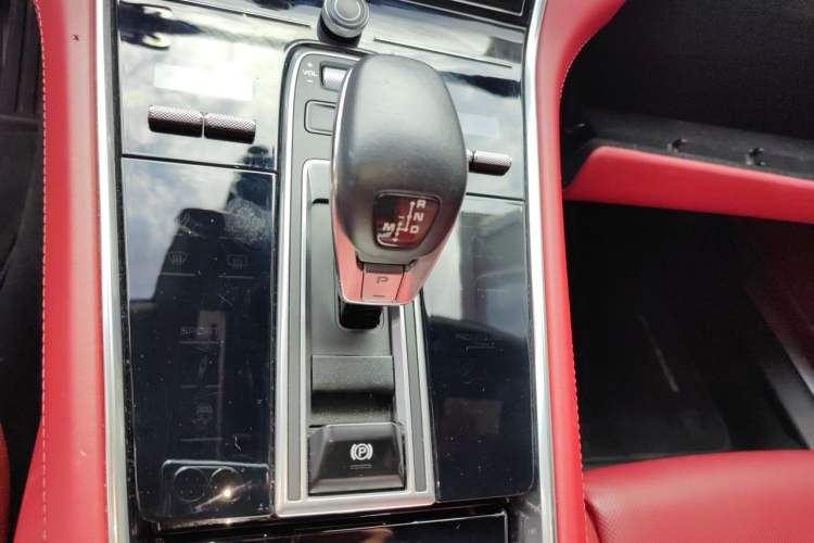 Used Porsche Panamera 2022 Panamera Executive Long Wheelbase Platinum Edition 2.9T Gear Lever