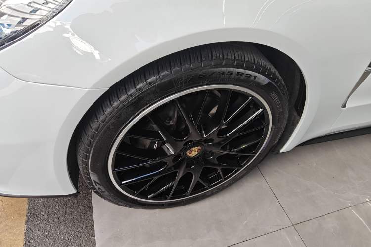 Used Porsche Panamera 2022 Panamera Executive Long Wheelbase 2.9T Left Front Wheel Hub