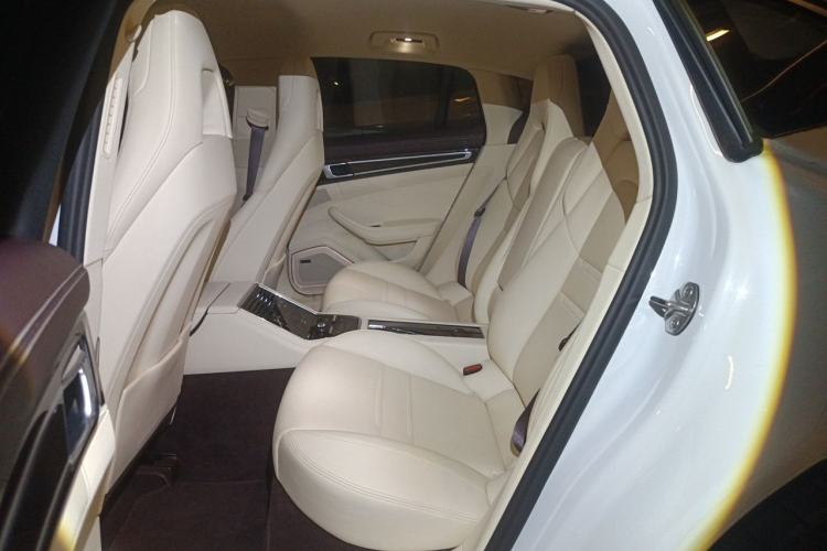 Used Porsche Panamera 2022 Panamera 2.9T Left Rear Seat