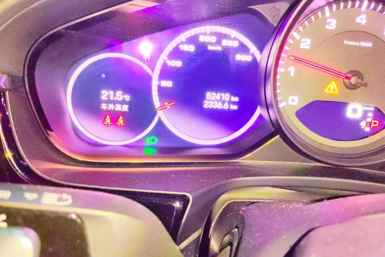 Used Porsche Panamera 2022 Panamera 4 Executive Long Wheelbase 2.9T Odometer Close Up