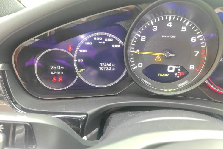 Used Porsche Panamera 2022 Panamera 4 E-Hybrid Platinum Edition 2.9T Odometer Close Up
