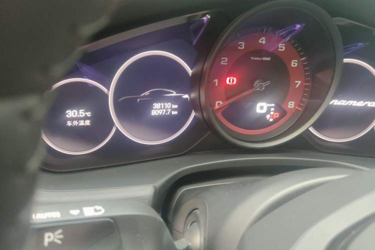 Used Porsche Panamera 2022 Panamera Executive Long Wheelbase Platinum Edition 2.9T Odometer Close Up
