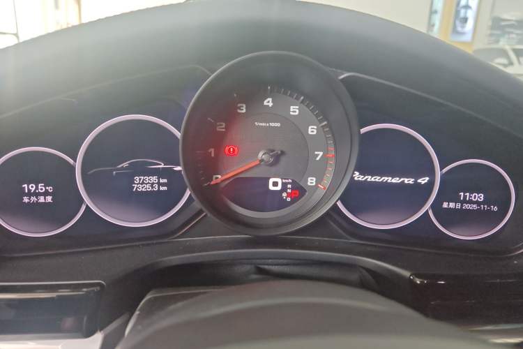 Used Porsche Panamera 2022 Panamera 4 Executive Extended Platinum Edition 2.9T Odometer Close Up