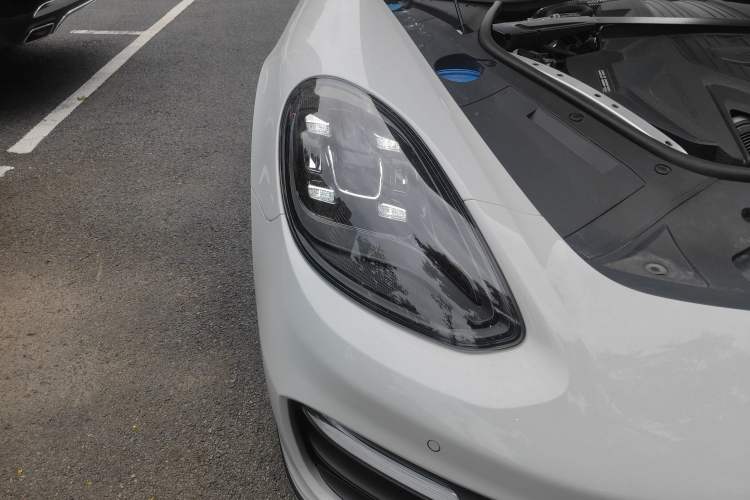 Used Porsche Panamera 2022 Panamera 4 E-Hybrid Platinum Edition 2.9T Right Front Headlight