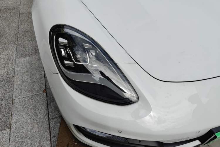Used Porsche Panamera 2022 Panamera Executive Long Wheelbase Platinum Edition 2.9T Right Front Headlight