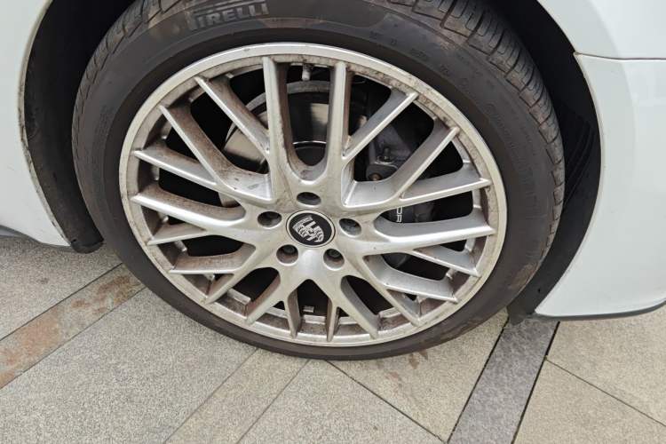 Used Porsche Panamera 2022 Panamera Executive Long Wheelbase 2.9T Right Front Wheel Hub