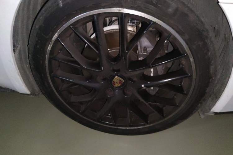 Used Porsche Panamera 2022 Panamera 2.9T Right Front Wheel Hub
