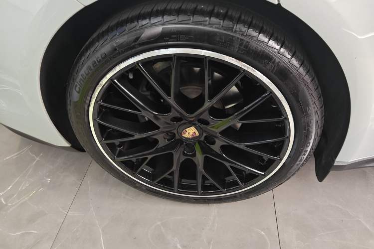 Used Porsche Panamera 2022 Panamera Executive Long Wheelbase 2.9T Right Rear Wheel Hub