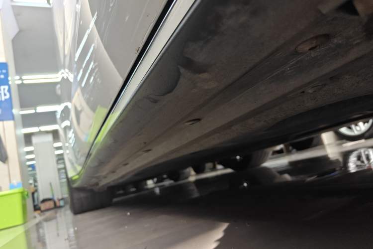Used Porsche Panamera 2022 Panamera Executive Long Wheelbase 2.9T Right Side Sill