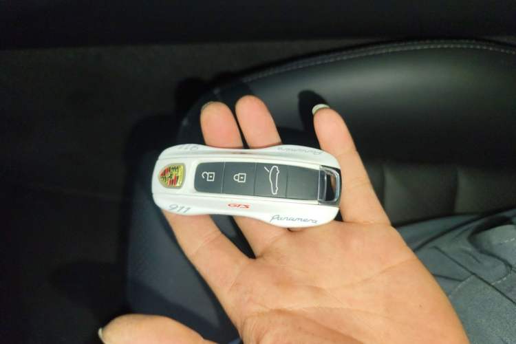 Used Porsche Panamera 2022 Panamera 4 Executive Long Wheelbase 2.9T Vehicle Key