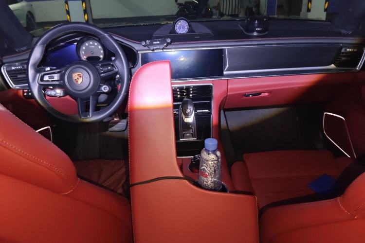 Used Porsche Panamera 2023 Restyled Panamera 4 Executive Extended Platinum Edition 2.9T Center Console