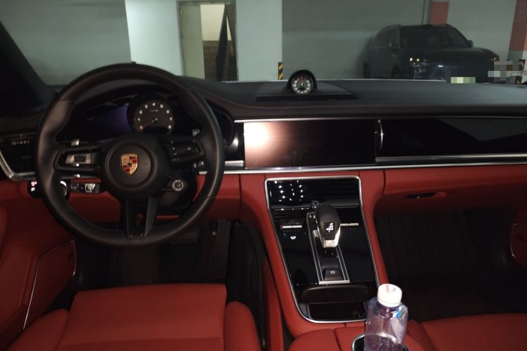 Used Porsche Panamera 2023-Year Restyled Panamera Executive Extended Platinum Edition 2.9T Center Console